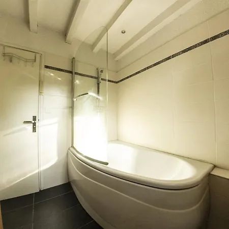 Maison Moderne Et Traditionnelle à 300m De La Plage, Avec Jardin, Barbecue Et Parking Privé - Fr-1-413-234